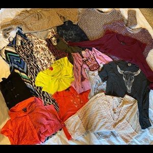 LOT OF PLUS SIZE CLOTHING